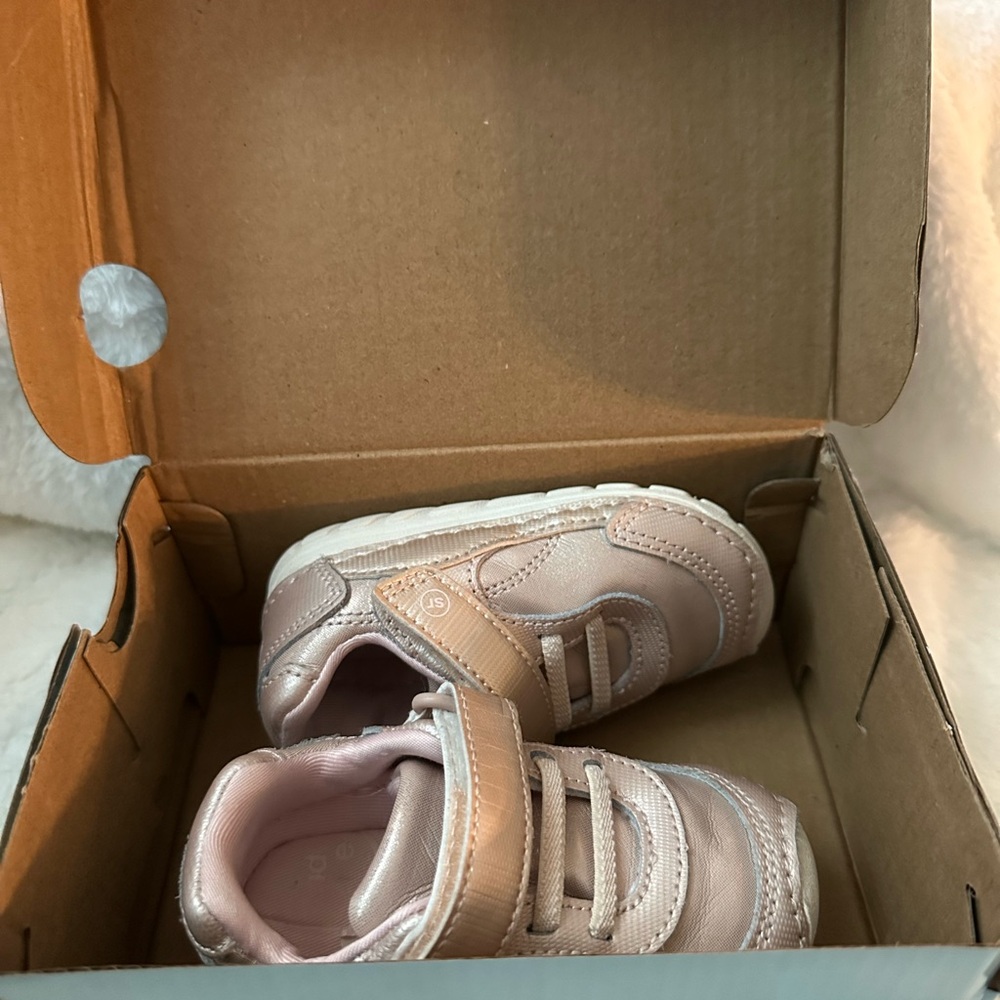 Stride Rite SM size 4.5 Grover sneakers in champagne - Picture 3 of 11